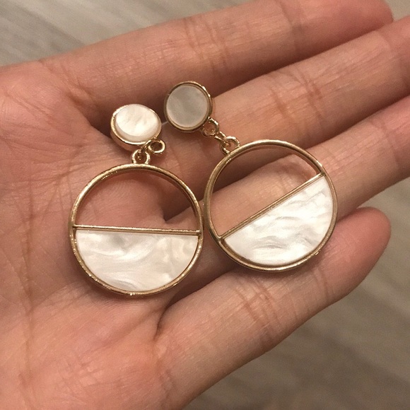 “Round & Round” Marble Resin Drop Festival Earring - Picture 5 of 11